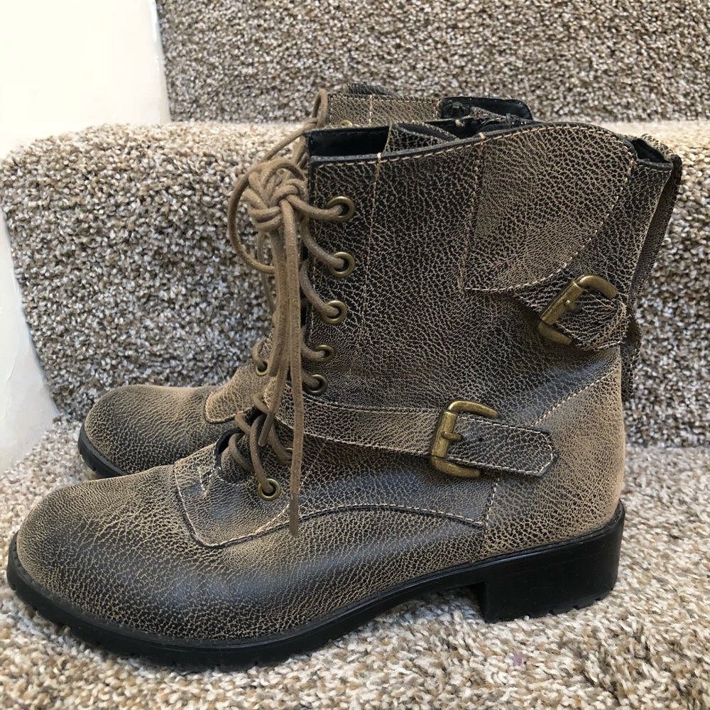 Charlotte Russe woman’s combat boots size 9 brown